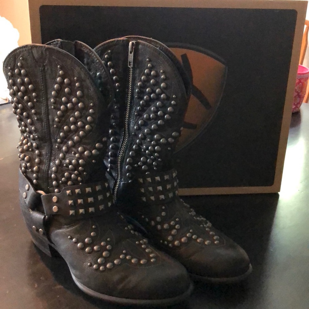 Women’s Ariat Cowboy Boots